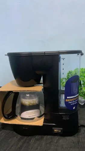 Cafeteira Britânia nova