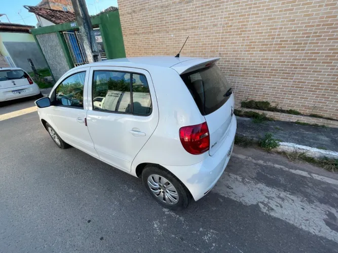 Volkswagen Fox Bluemotion 1.0 MI Total Flex 12V 3P 2014