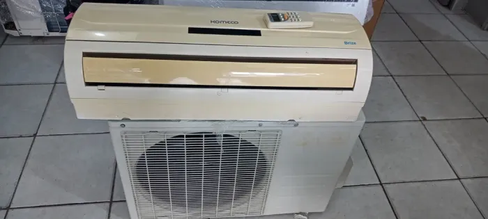 Split Hi-Wall Komeco 9.000Btu/h Quente e Frio 220V R22