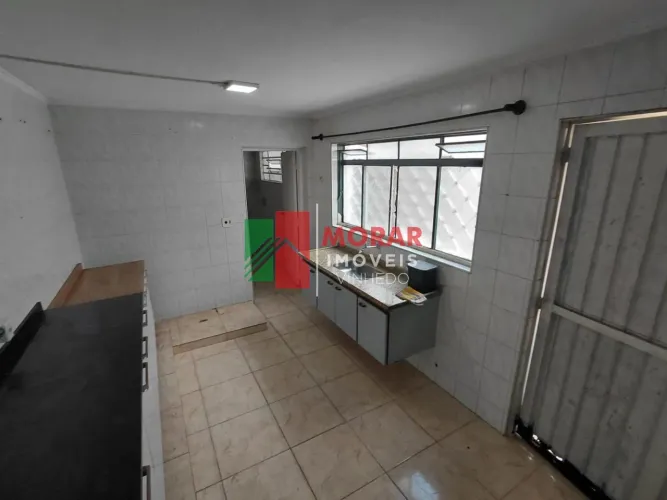 Casa de fundos para locação no Centro de Vinhedo | Excelente localização