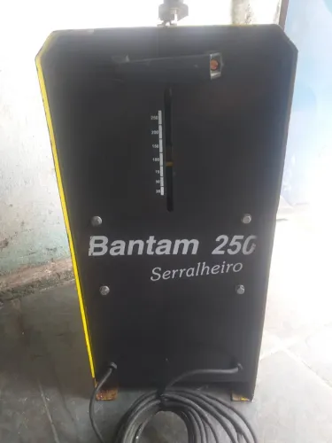 Máquina de Solda ESAB Bantam 250 - Transformadora (110/220V) - Leia
