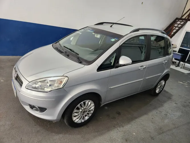 Fiat Idea Attractive 1.4 Fire Flex 8V 5P 2013