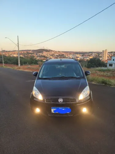 Fiat Idea Attractive 1.4 Fire Flex 8V 5P 2011