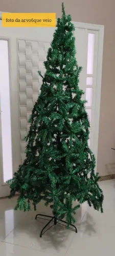 Árvore de Natal com 2,10 metros de altura ( Nova )
