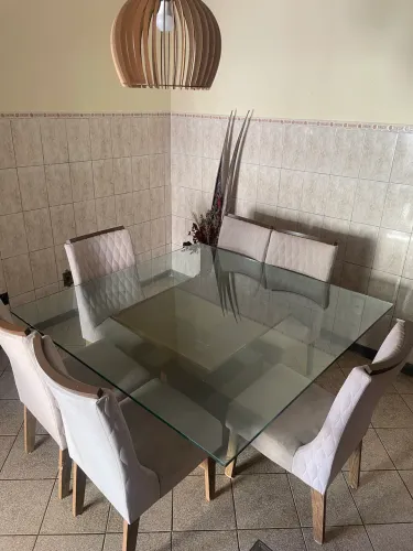 Mesa com 6 cadeiras