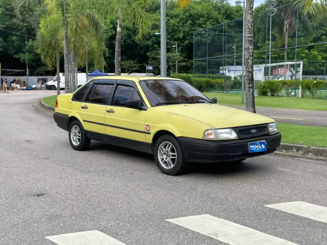 Ford Versailles GL 1.8i / 1.8 2P E 4P 1995