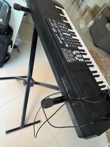 Teclado Musical Queen's 61 Teclas semi novo