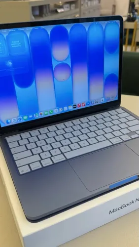 MACBOOK NEO 256SSD 8GB AZUL SEMINOVO / LOJA FÍSICA