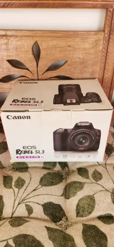Canon EOS REBEL SL3 DSLR