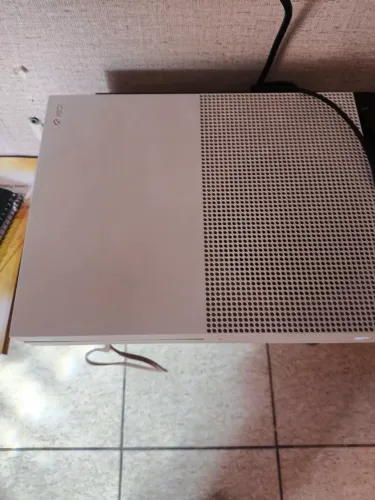 Xbox one s 1 tera 2 controle