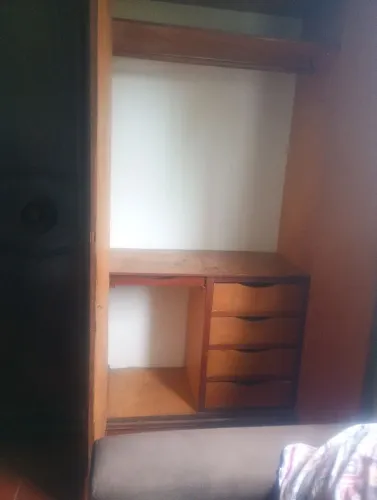 Excelente guarda roupa