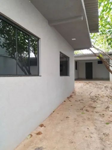 Duas casas com 2 suítes cada