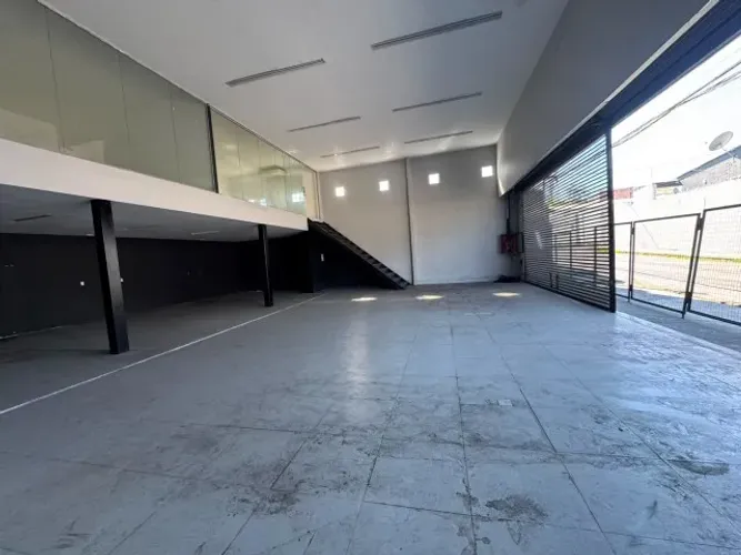 PRÉDIO COMERCIAL PARA LOCAÇÃO | ZONA NORTE | 625 m² DE ÁREA ÚTIL