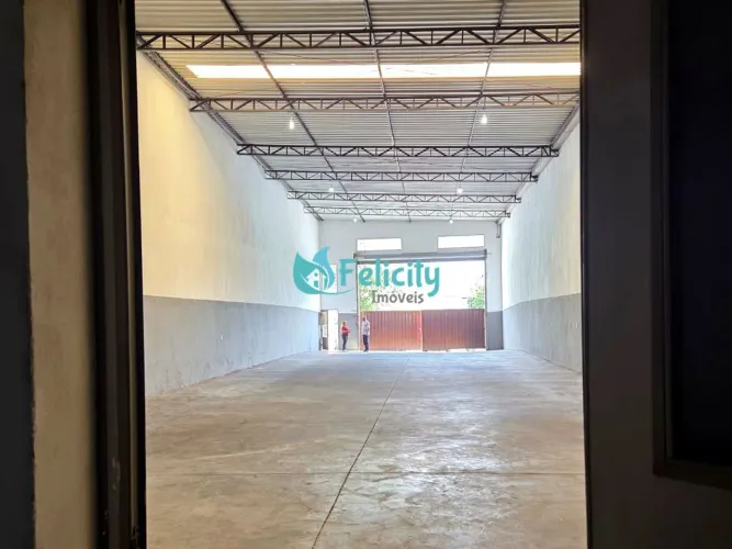 Galpão, 4 vagas, 450 m² na Vila Clarice