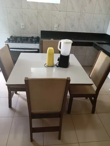 Mesa Trampo laqueado 4 cadeiras