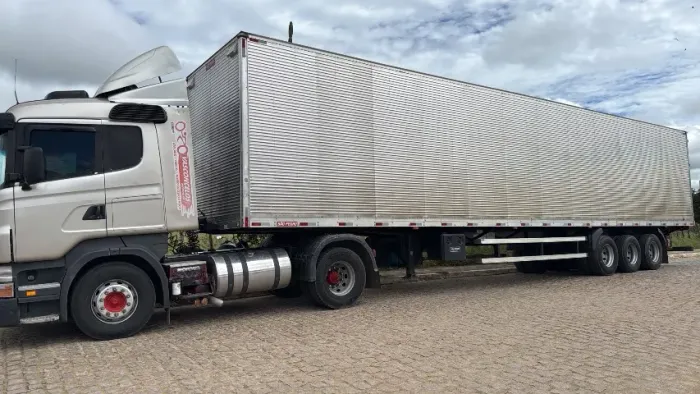 Scania 2011 baú 2026 fone *37
