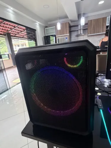 PC COM ILUMINAÇÃO RGB 