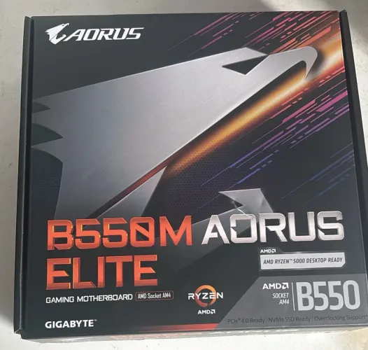 Placa-Mãe Gigabyte B550M AORUS Elite AM4 DDR4