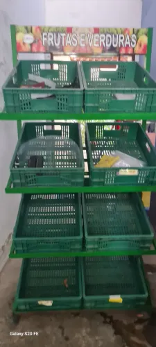 Vendo gôndola para frutas e verduras nova.