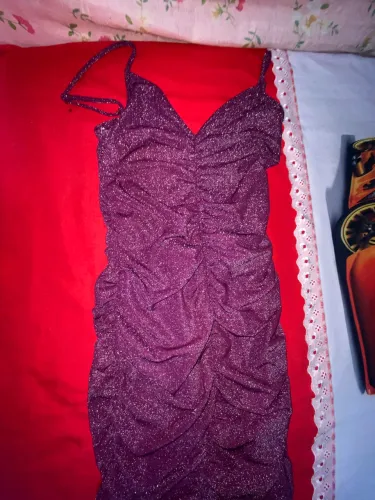 Vestido de brilhos roxo longo