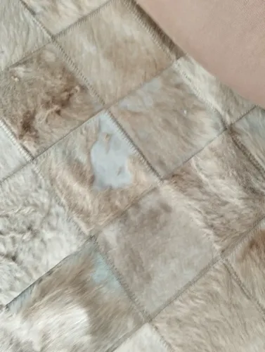 Tapete De Couro Natural 2,00x2,00 Bege Malhado Quadriculado Bege M