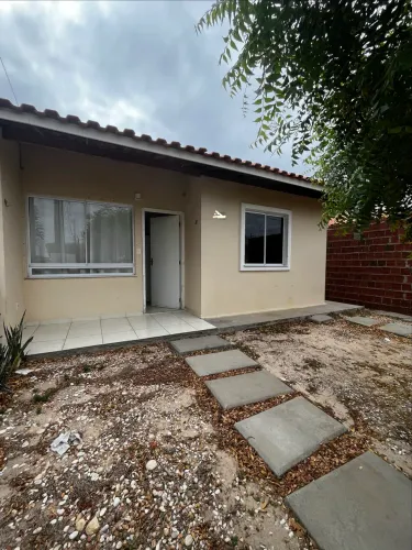 CASA EM CONDOMÍNIO FECHADO - 2 QUARTOS 