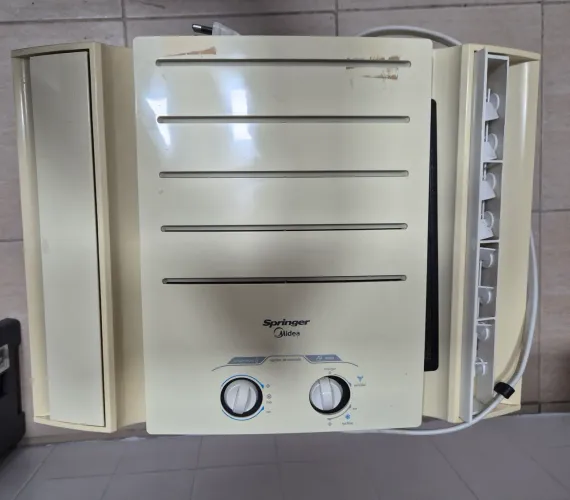 Ar condicionado Springer 10.000 BTU praticamente novo. 127 v.