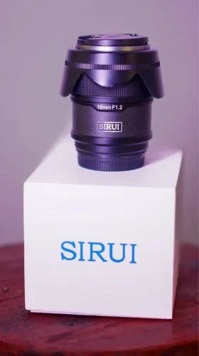 Lente sirui 16mm Sony 1.2