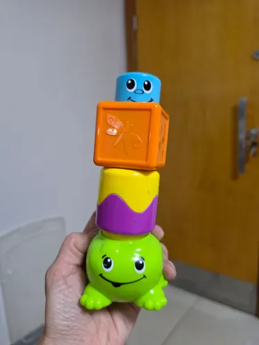 Sapo divertido de empilhar Fisher Price
