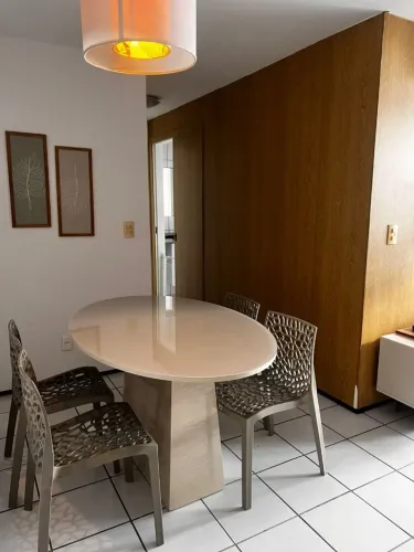 Mesa de Jantar Oval Luxo com Vidro Laqueado 