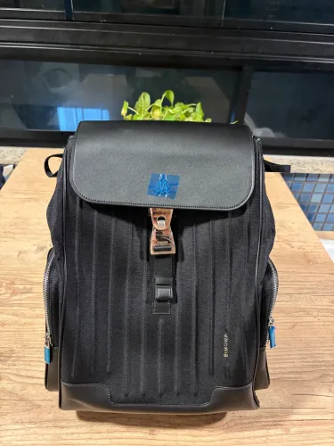 Mochila Rimowa Never Still Preta