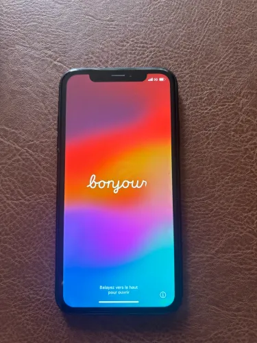 IPHONE XR para vender hoje.. 700 reais