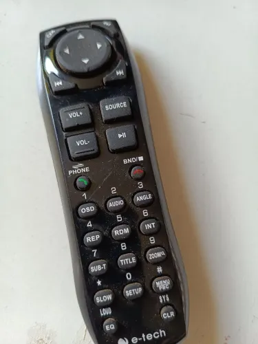 Controle remoto da centrais multimídia da marca E-Tech 