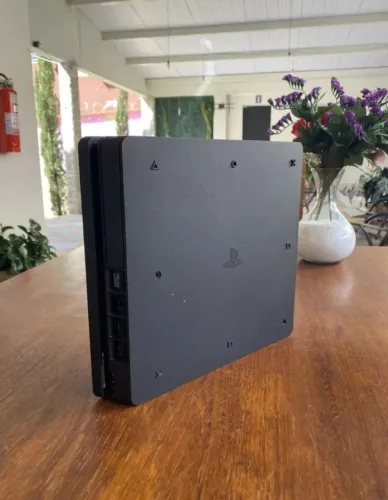 PlayStation 4 Slim PS4