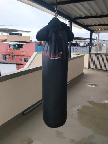 Saco de Pancadas Cheio Profissional Gorilla 120cm + Luva boxe Naja 12oz