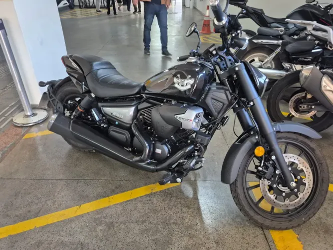 Titanium 250 - Custom (1.800km)