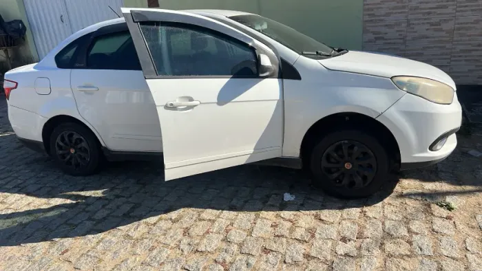 Fiat Grand Siena Attrac. 1.4 EVO F.flex 8V 2013