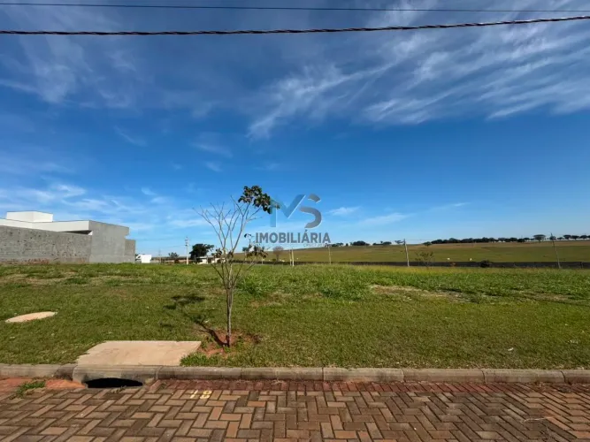 Terreno à vanda no Condomínio Ilha Bela-PR