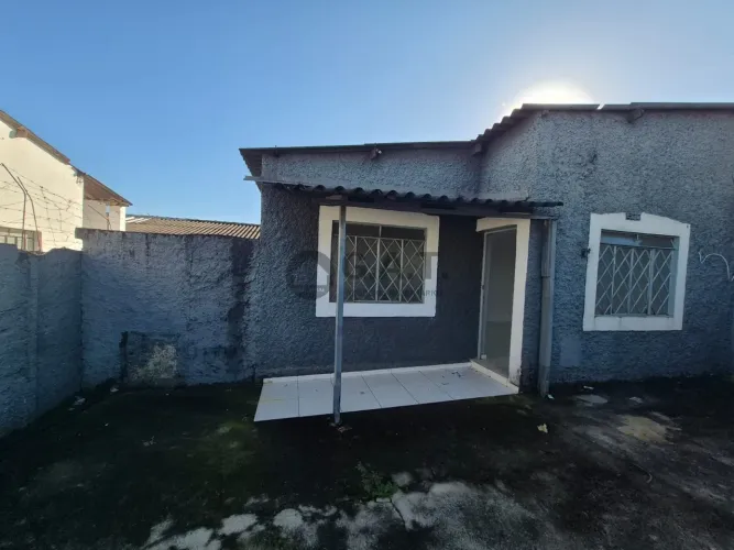 Casa para locação na Vila São Jorge, Sorocaba-SP: 1 quarto, 1 sala, 1 banheiro, 2 vagas de