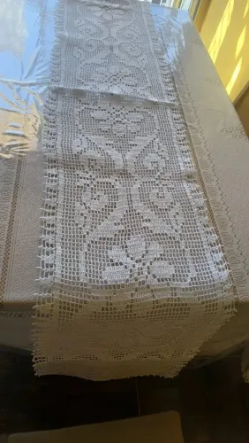 Caminho De Mesa Crochê Ramagem.