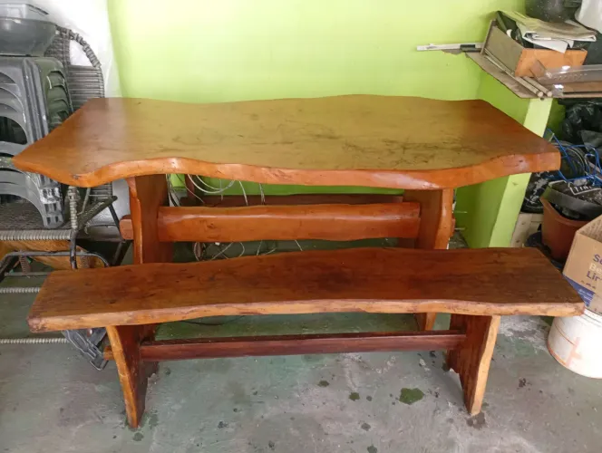 Vendo mesa rústica de madeira de jaqueira, R$ 2.200,00, fabiomarquesvieira2@gmail.com 