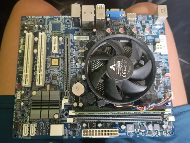 Vendo uma placa mãe LGA 1155