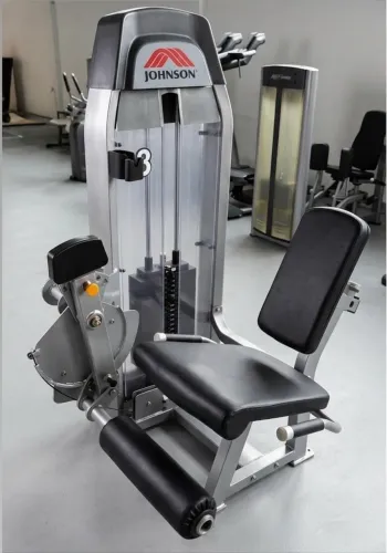 Cadeira Extensora Johnson Elegância e Resistência!!!