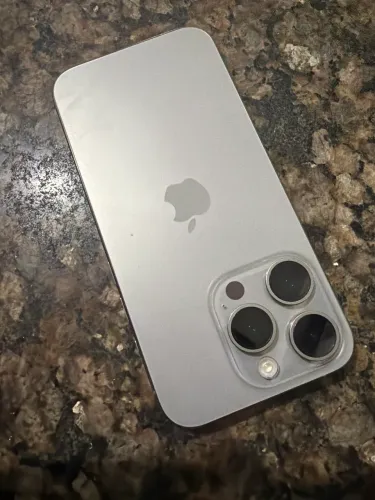 iPhone 15 pro seminovo 