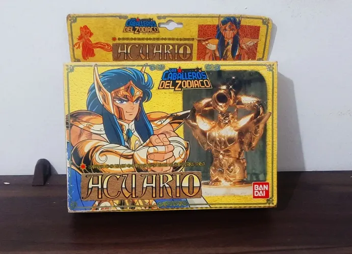 Boneco Cavaleiros do zodiaco Bandai vintage Aquario <br>Boneco Jiban original Toei anos 80/90