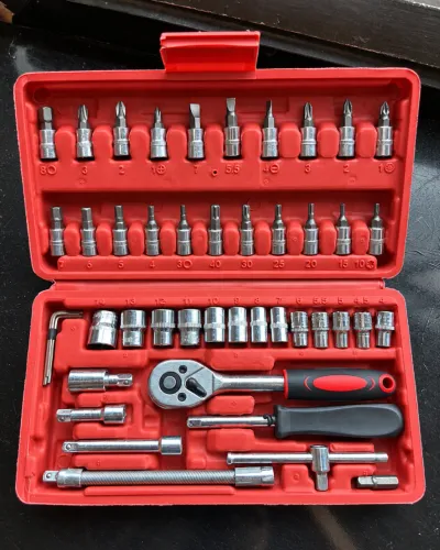 ? Kit de Ferramentas 46 Peças com Maleta - Jogo de Soquetes e Catraca 1/4"