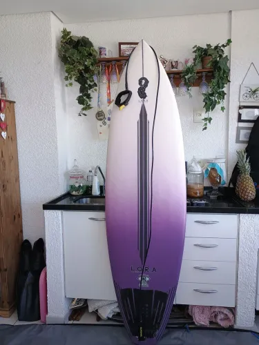 PRANCHA DE SURF LORA ( NOVA ) 