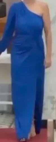 Vendo vestido de festa na cor azul , Tam M ( estica ) usado apenas 1 vez