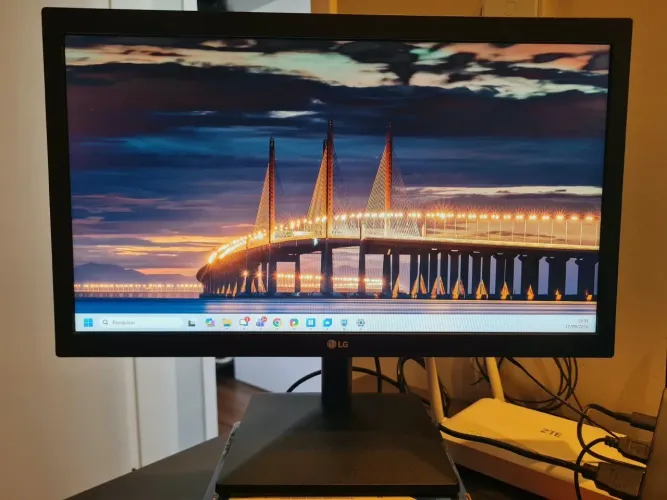 Monitor LG 19.5" LED HD (Modelo 20MK400H-B)