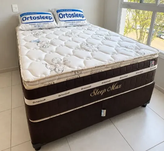 Cama casal colchão molas esnsacadas